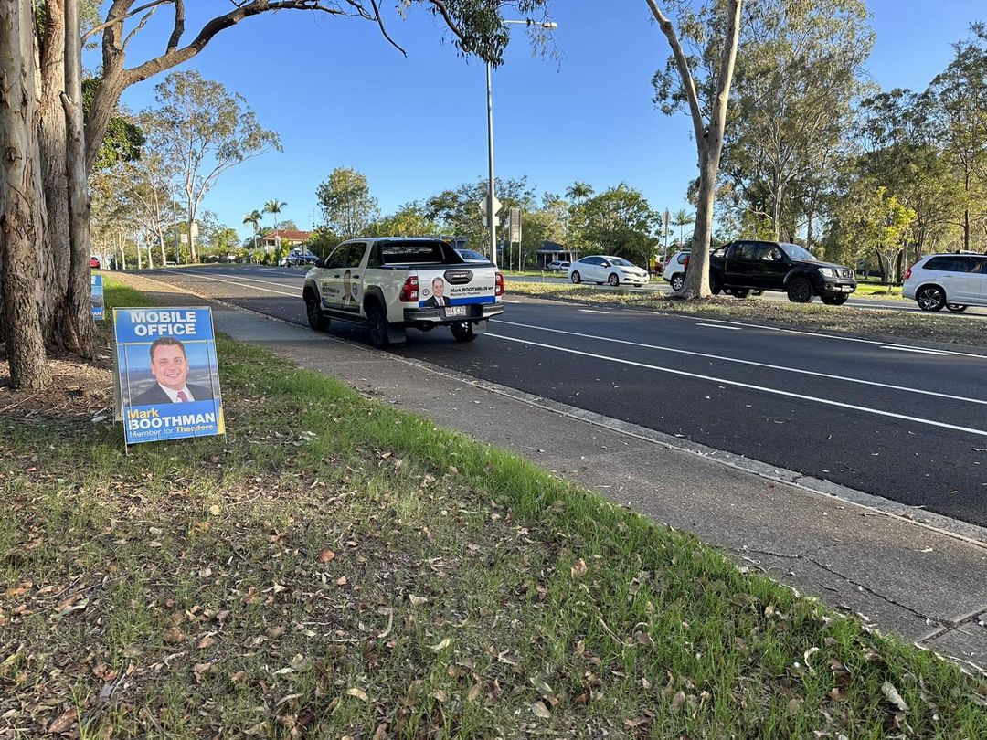 Community Roadside Helensvale